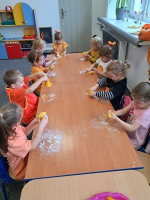 2024 DZIEŃ DYNI W PRZEDSZKOLU_15